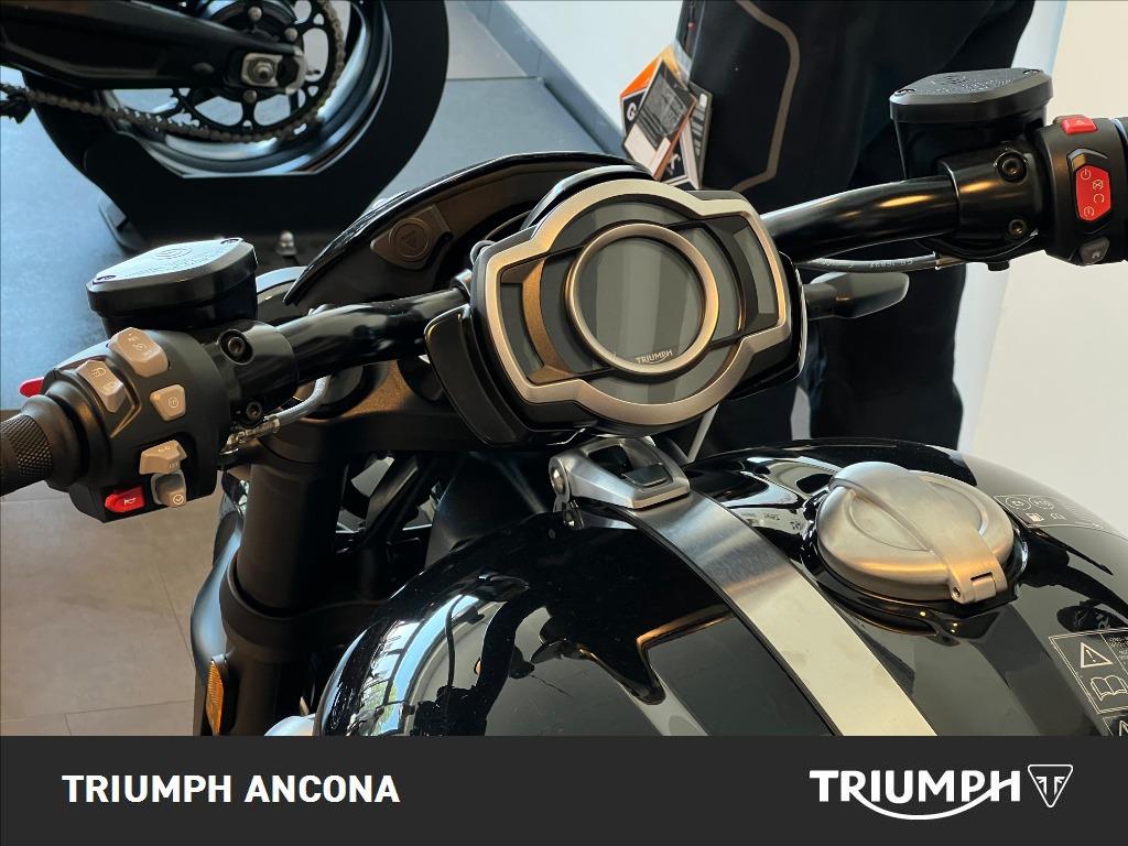 TRIUMPH Rocket III 2500 Storm R