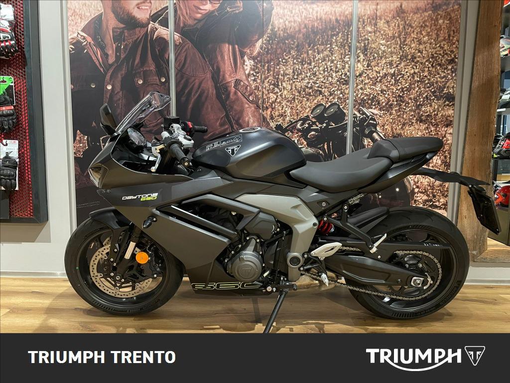 TRIUMPH Daytona 660 Abs