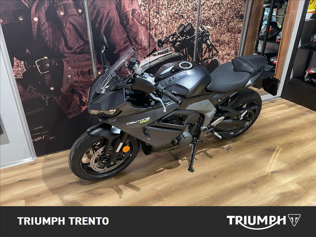 TRIUMPH Daytona 660 Abs