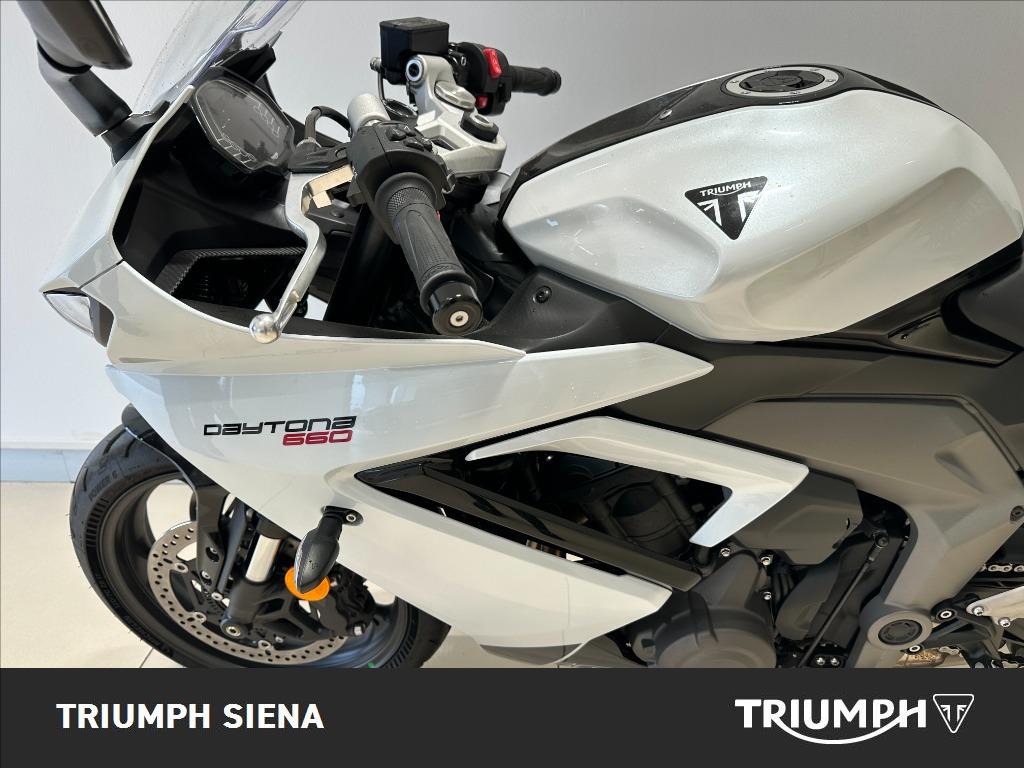 TRIUMPH Daytona 660 Abs