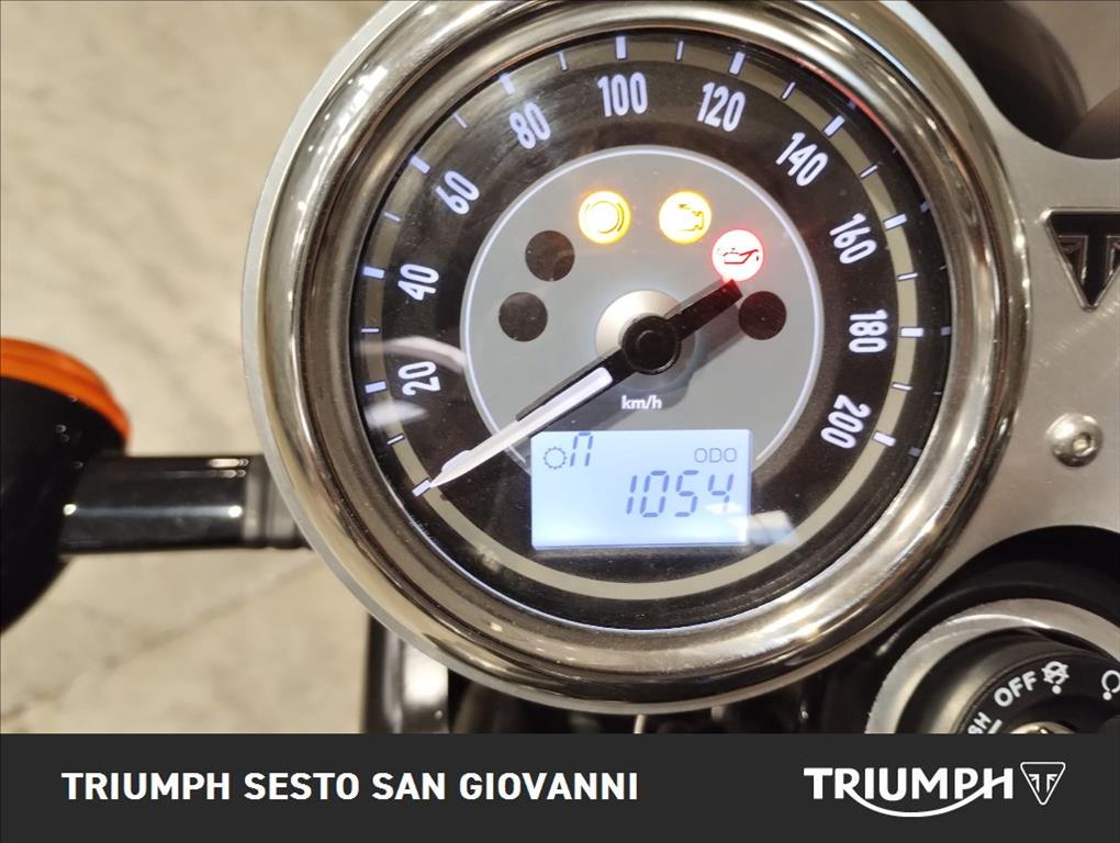 TRIUMPH Bonneville 900 T100 Chrome Edition