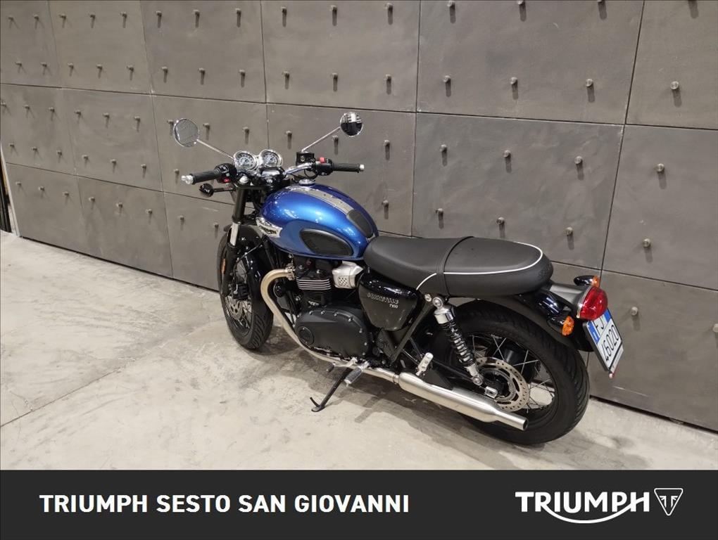 TRIUMPH Bonneville 900 T100 Chrome Edition