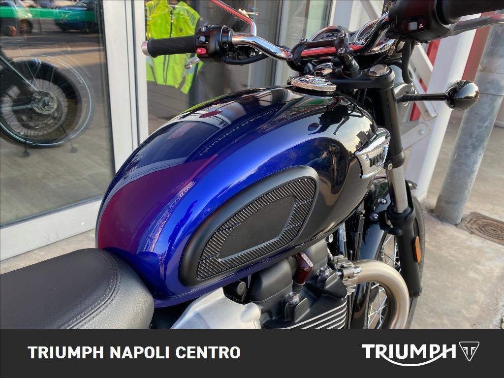 TRIUMPH Bonneville 900 T100 Stealth Edition