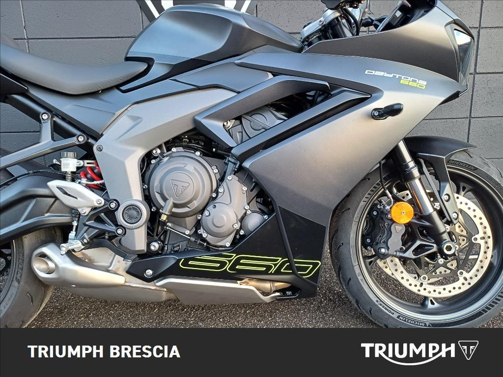 TRIUMPH Daytona 660 Abs