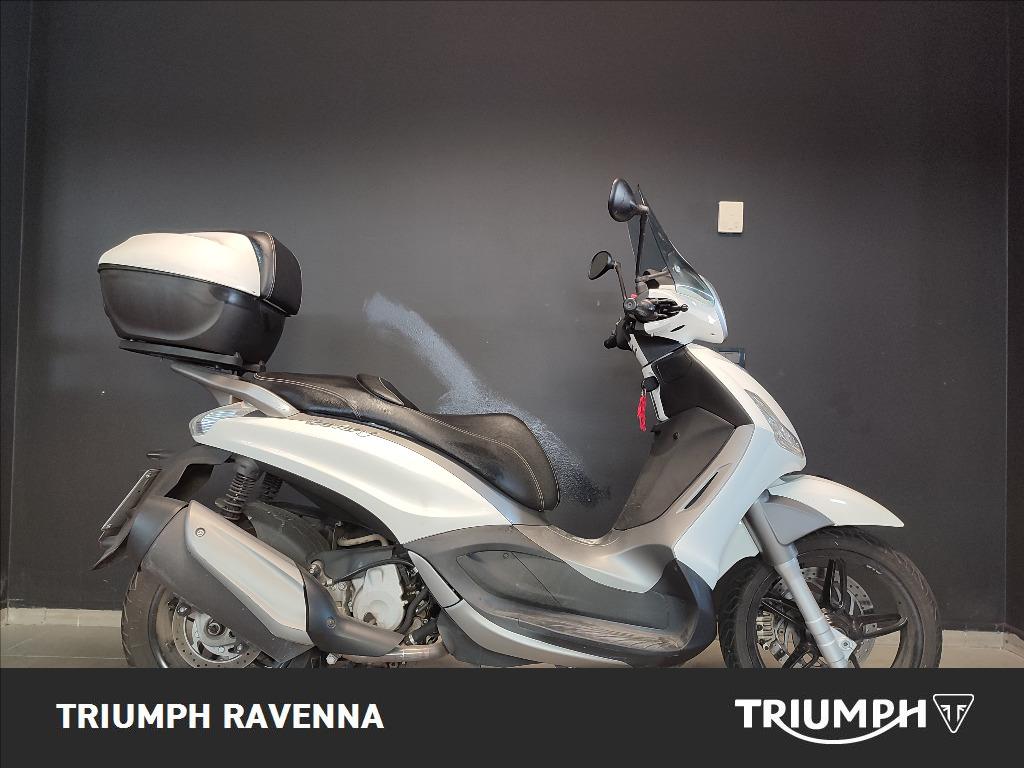 PIAGGIO Beverly Tourer 300 