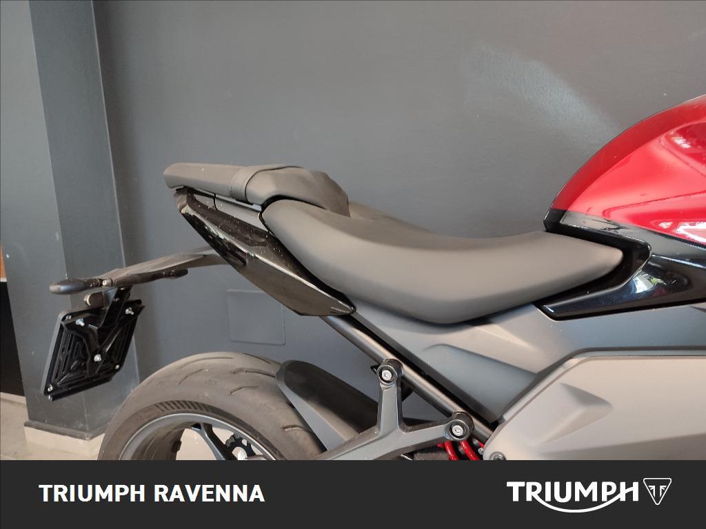 TRIUMPH Daytona 660 Abs