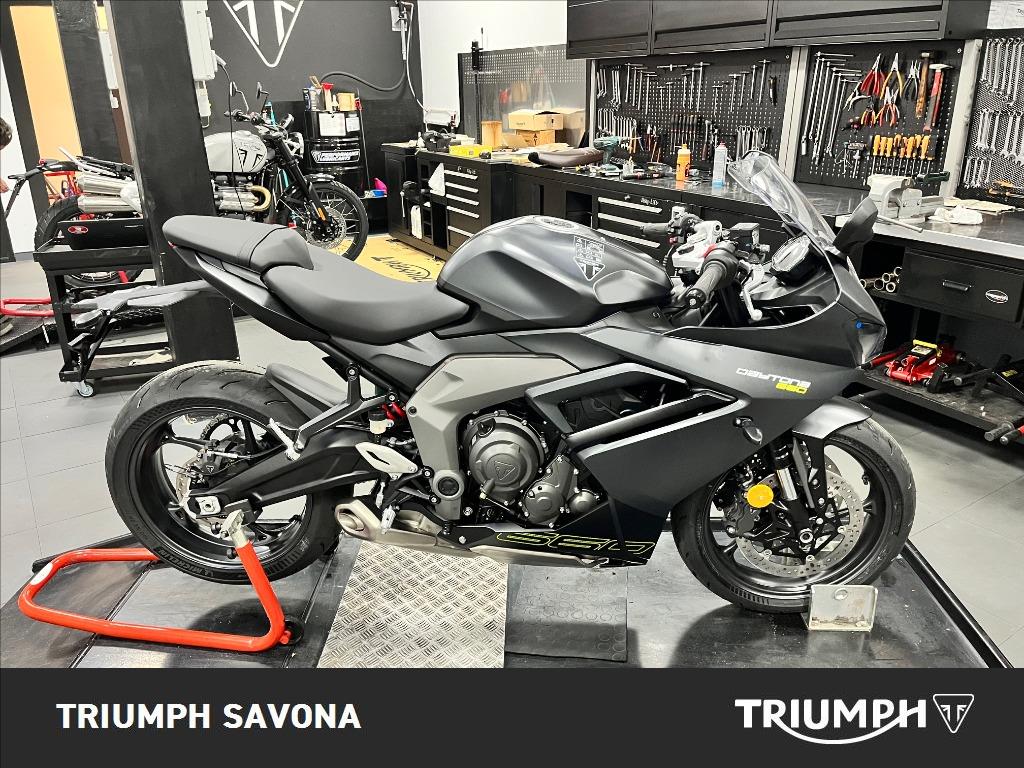 TRIUMPH Daytona 660 Abs