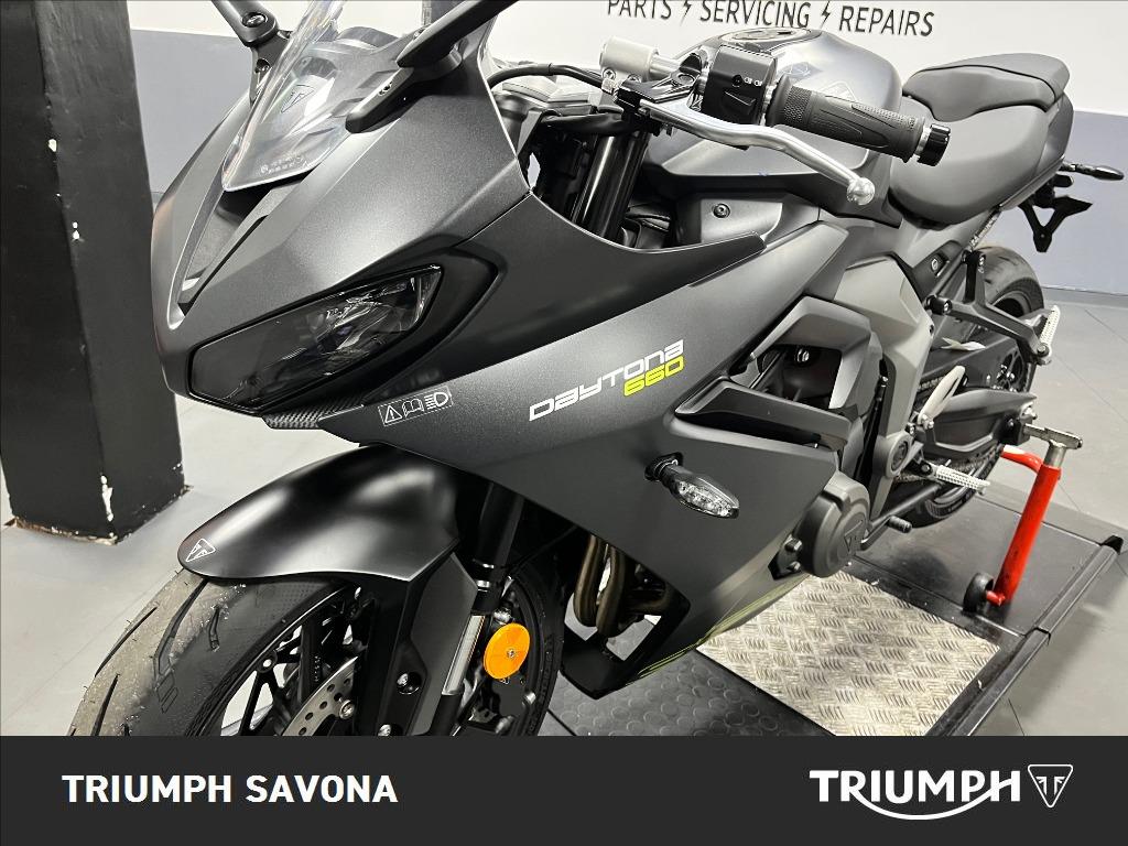 TRIUMPH Daytona 660 Abs