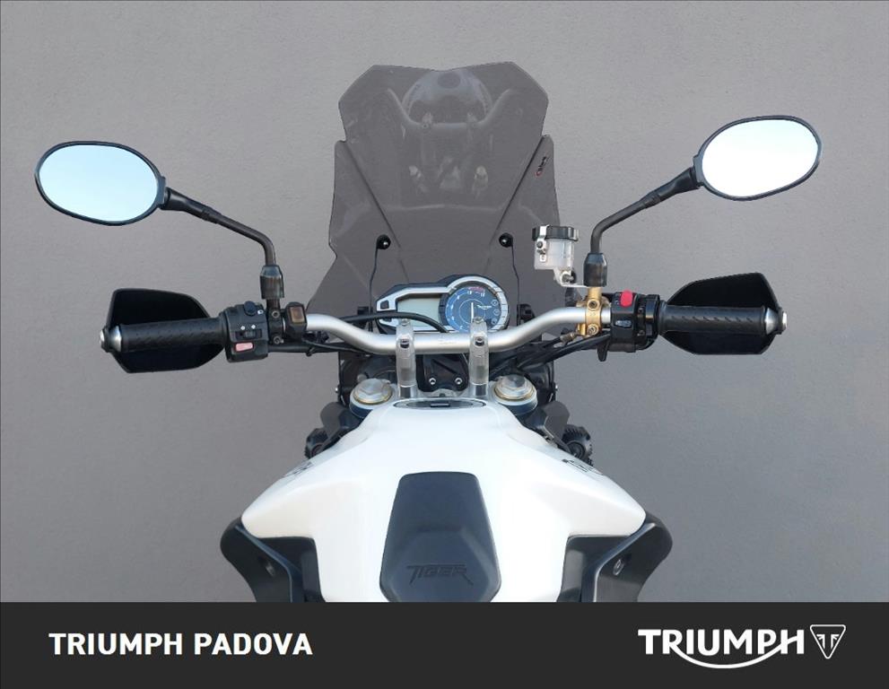 TRIUMPH Tiger 800 