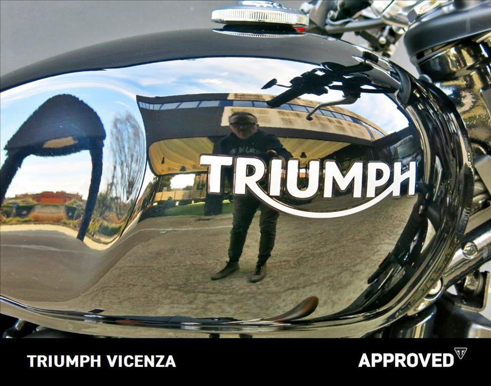 TRIUMPH Street Twin 900 