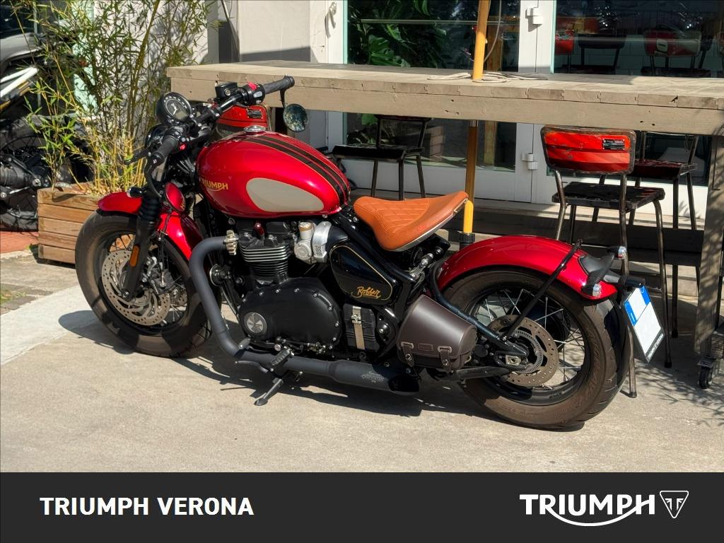 TRIUMPH Bonneville 1200 Bobber Gold Line E5