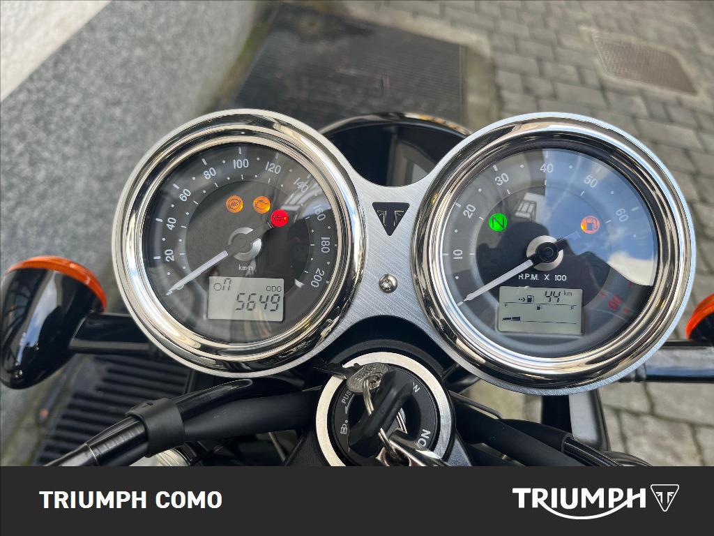 TRIUMPH Bonneville 900 T100 Black