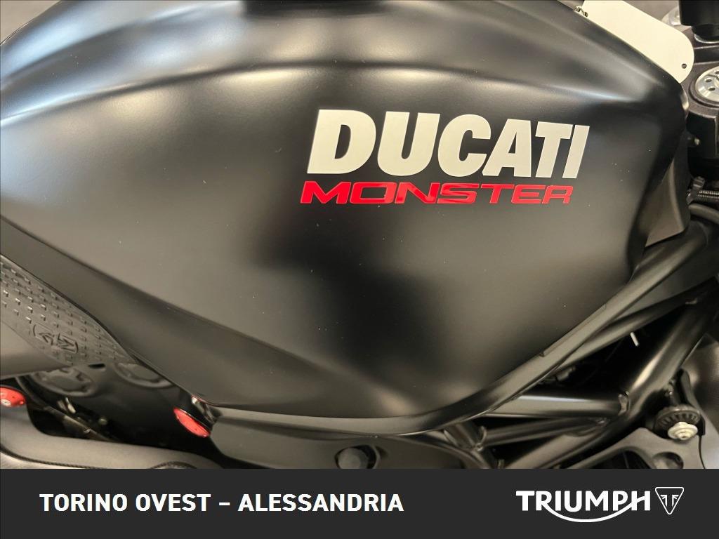 DUCATI Monster 821 Dark